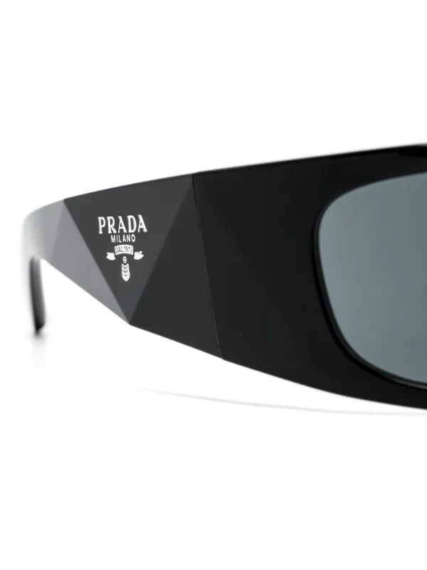PRADA シールドサングラス Prada Eyewear A14S シールドサングラス | ブラック | FARFETCH JP