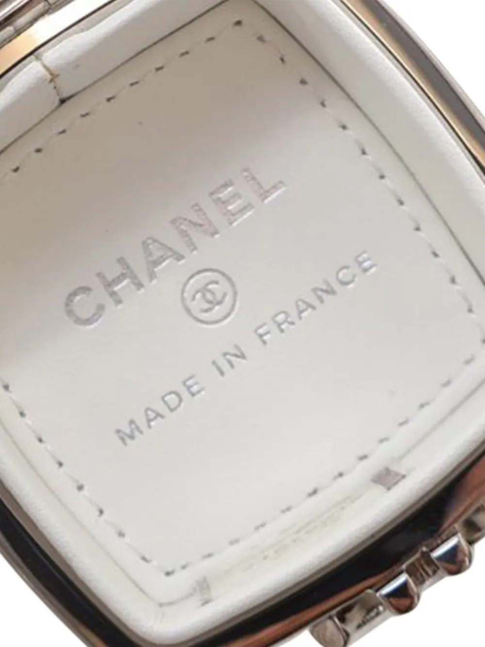 Pre-owned Chanel 2021 Patent Goatskin Make-up Box Clutch With Chain Crossbody Bag In Silver