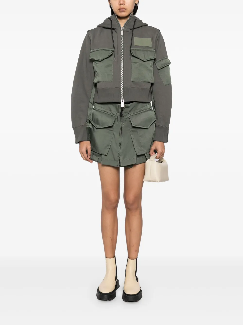 sacai pleat detailing shorts - Groen