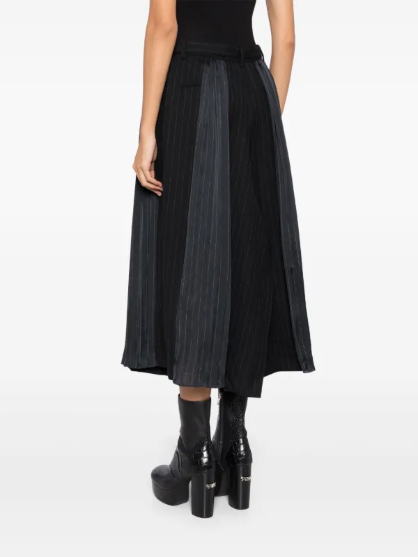 人気デザイナー Sacai ストライプ プリーツスカート | ブラック | FARFETCH JP スカート