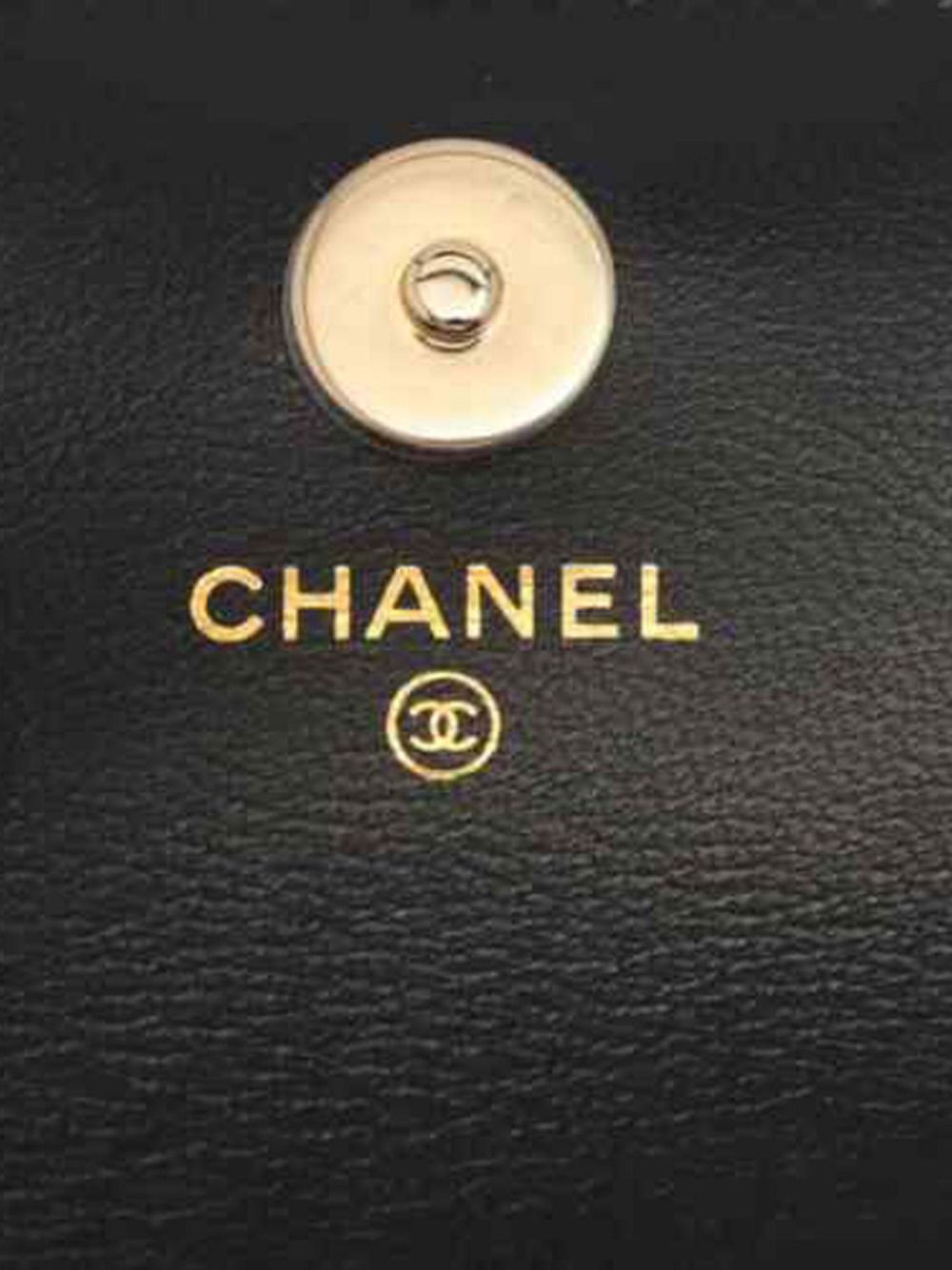 CHANEL 2021 CC diamond-quilted garter bag Women