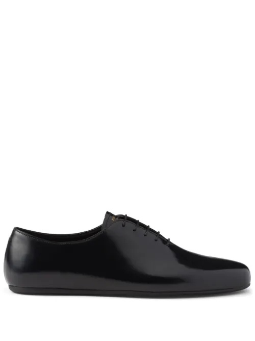 Chaussures en cuir à effet brossé - Prada - Modalova