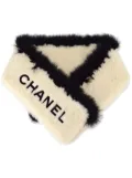 CHANEL Pre-Owned 1990-2000s logo-embroidered brushed shawl - Neutrals