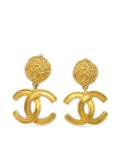CHANEL Pre-Owned 1995 CC clip-on earrings - Gold
