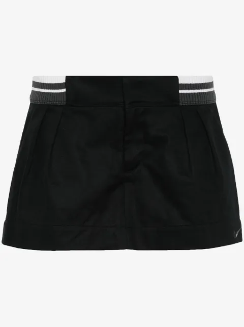 Nike falda corta con motivo Swoosh