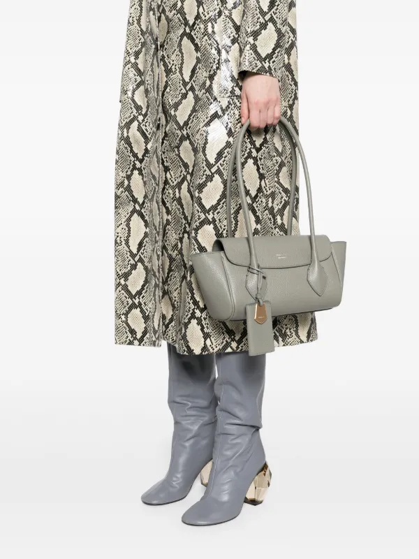 ショルダーバッグ・ポシェット FERRAGAMO Woman Shoulder bag Dove Grey 21A004 784177 CEMENT FERRAGAMO: Shoulder bag woman - Dove Grey | Ferragamo