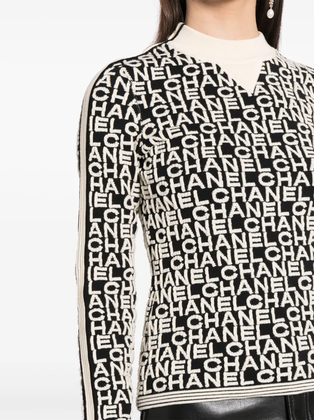 Pre-owned Chanel 2001 Logo-intarsia Wool Jumper In Black