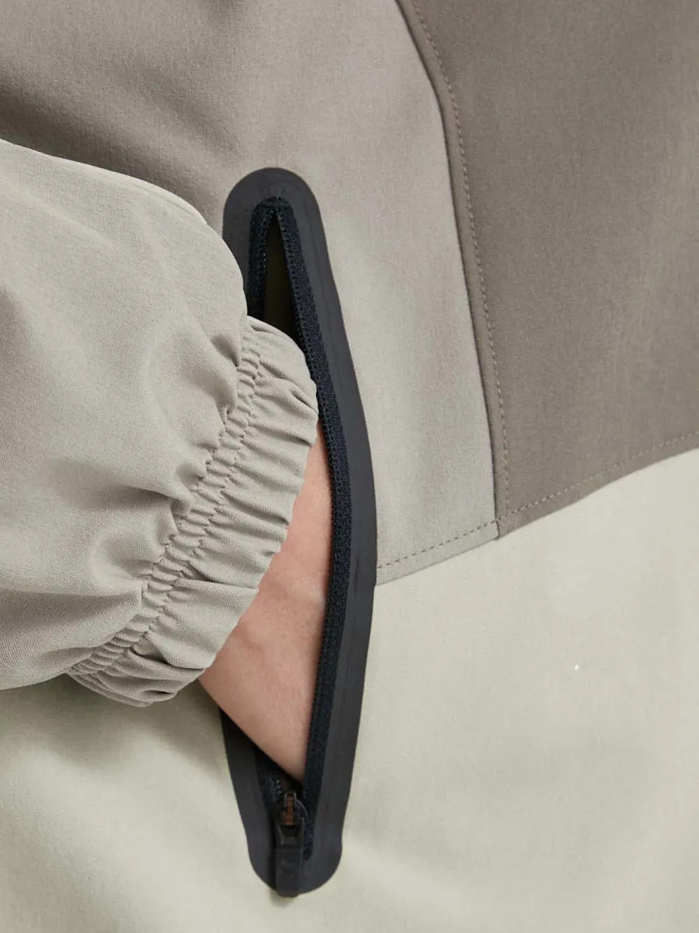 Under Armour Jack met colourblocking Bruin