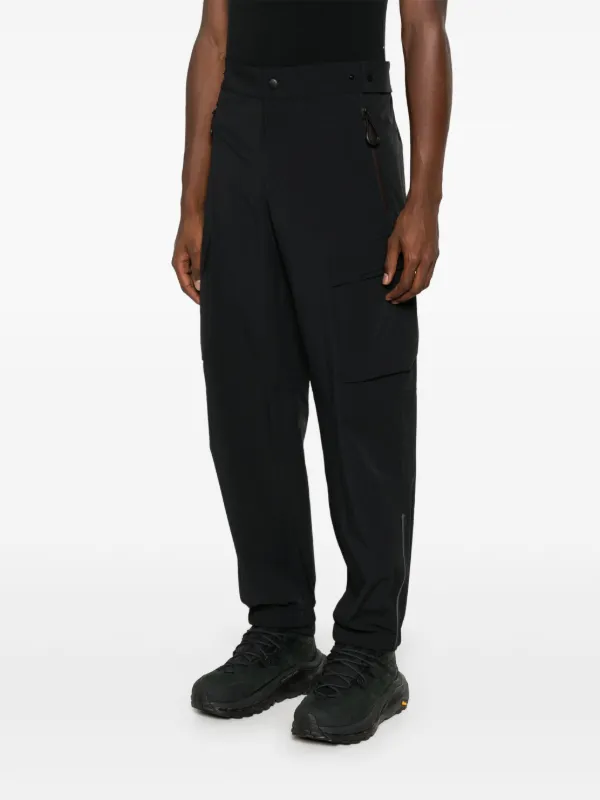 Moncler Grenoble ロゴ テーパードパンツ | ブラック | FARFETCH JP
