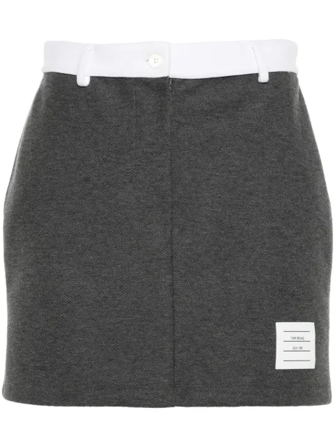 Thom Browne falda corta con parche del logo