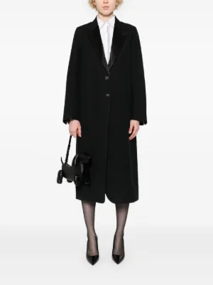 美品 THOM BROWNE ロングコート【限定シーズンモデル】 NYコレのトリを飾った「トム ブラウン」 雪積もる会場で見せた