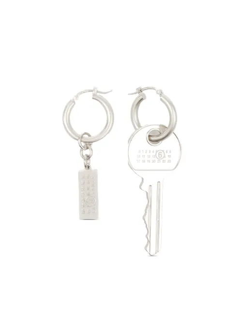 Boucles d'oreilles pendantes Tag and Key - MM6 Maison Margiela - Modalova