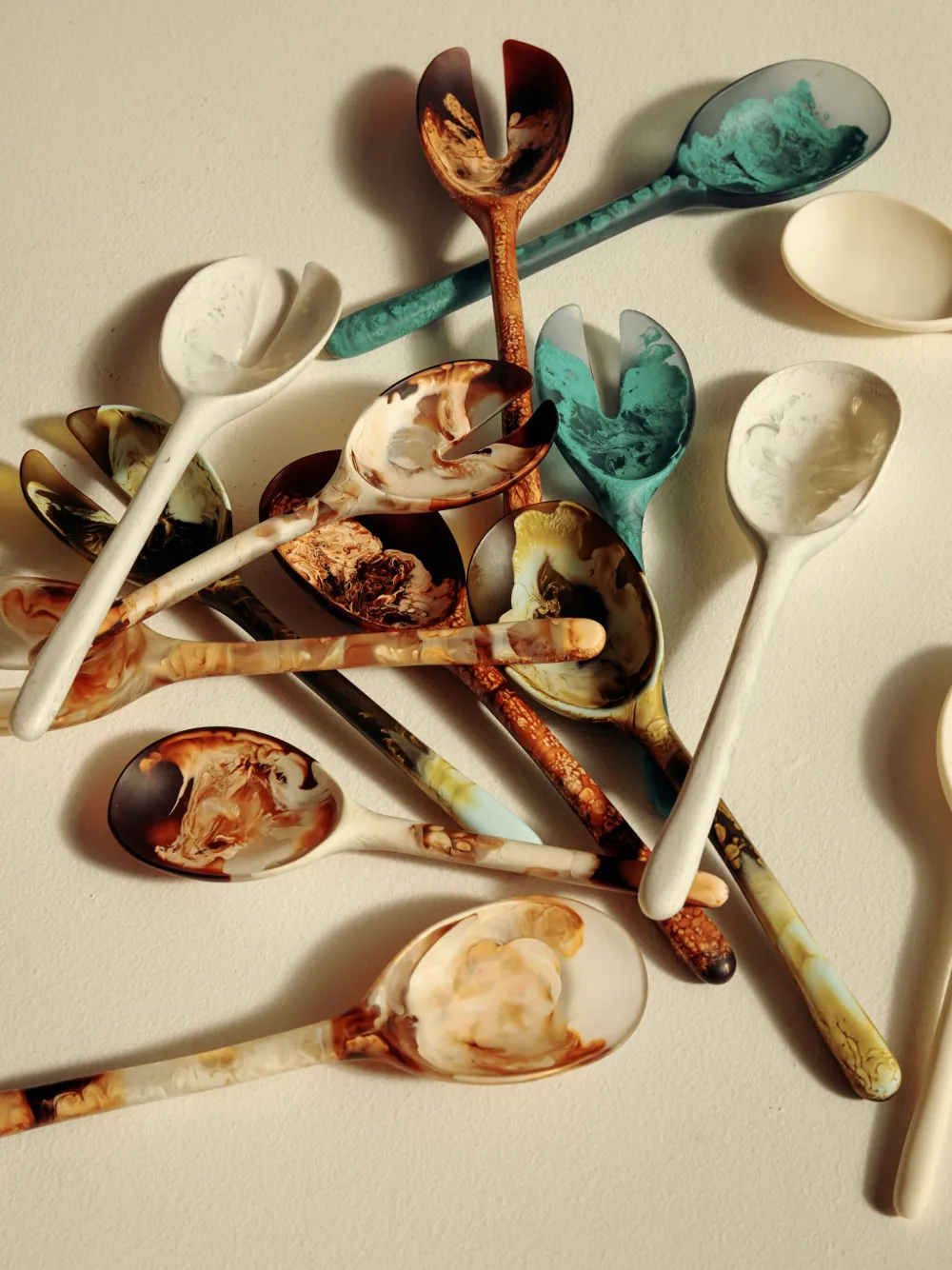 Dinosaur Designs Distressed-effect Salad Servers In Brown