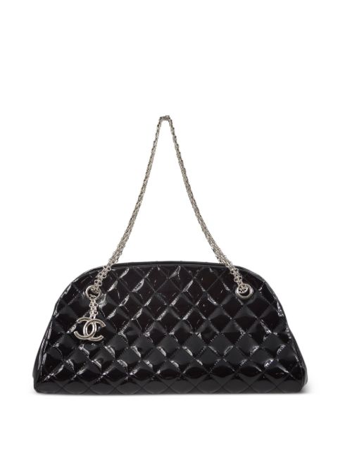 CHANEL Pre-Owned 2010 diamond-quilted patent shoulder bag WOMEN