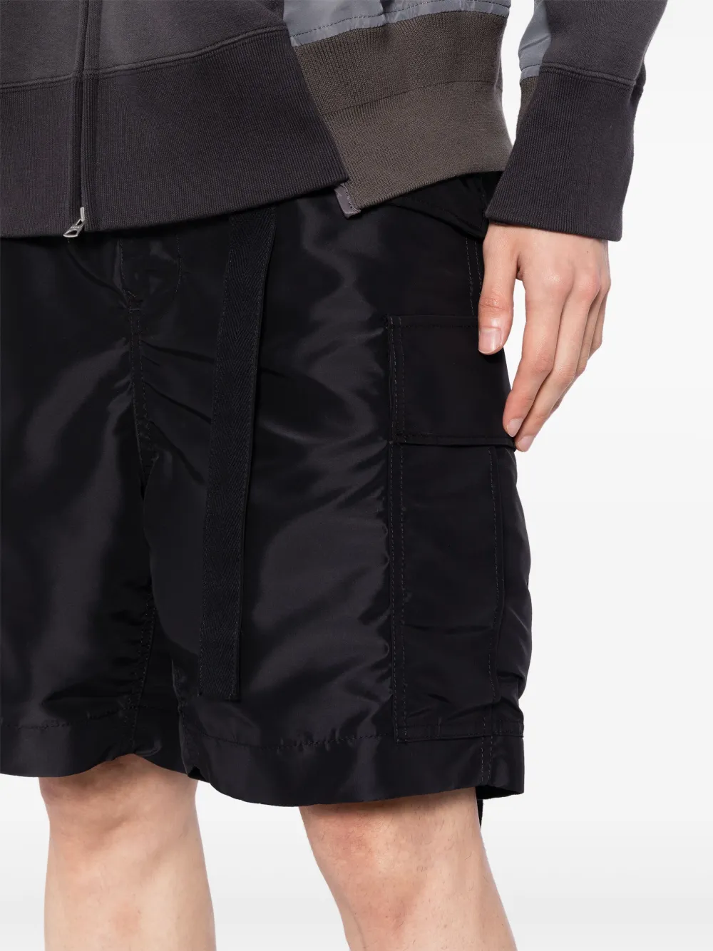 sacai Cargo shorts met ceintuur Zwart