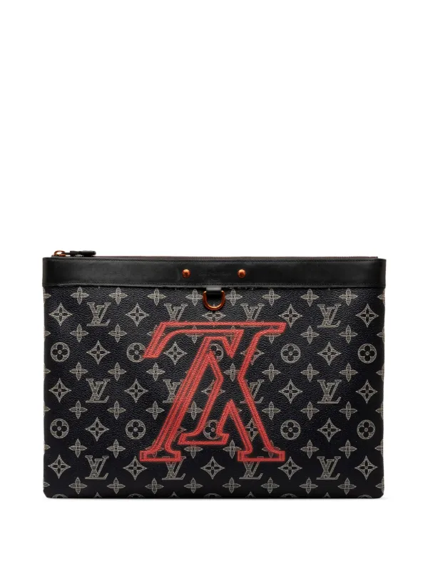 Lv black clutch sale