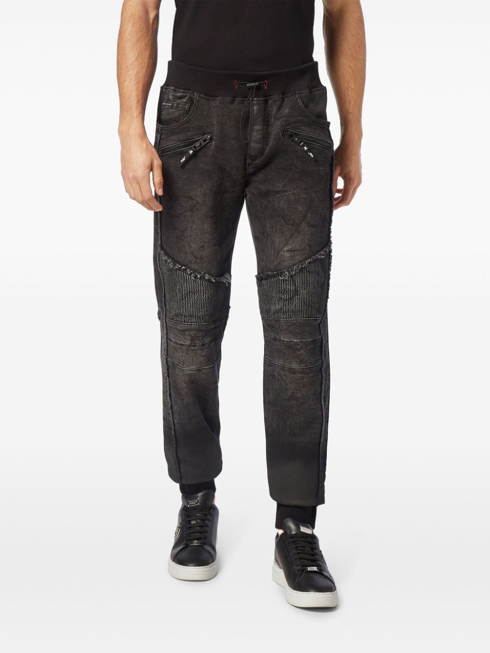 Shop Philipp Plein Jogging Jeans In 黑色