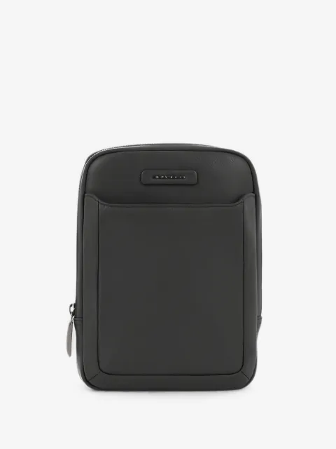PIQUADRO mochila texturizada con placa del logo