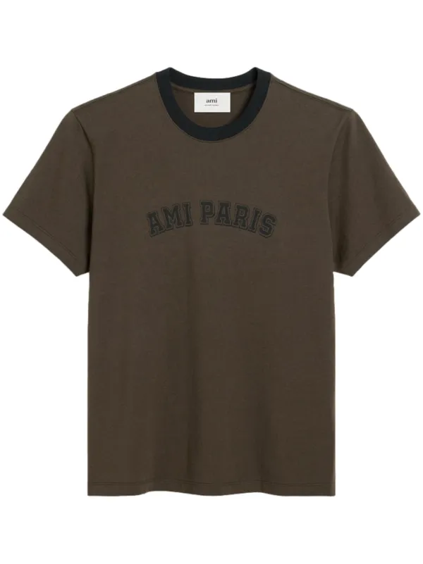 【AMI Paris】ブラウン ロゴプリント Tシャツ AMI Paris ロゴ Tシャツ | ブラウン | FARFETCH JP