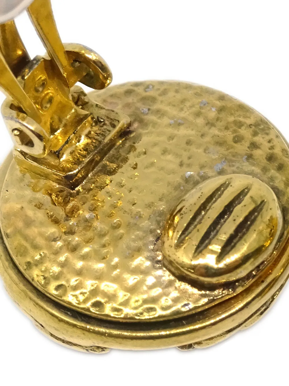 Pre-owned Chanel 1990-2000s Cc Rhinestone-embellished Earrings In Gold