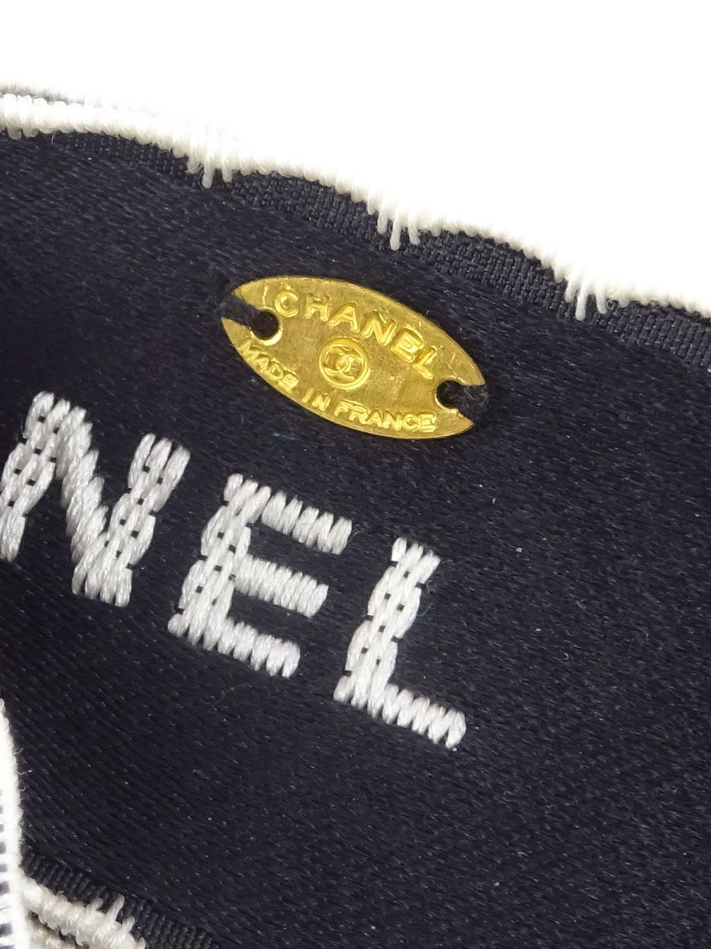 CHANEL 1990-2000s logo-jacquard satin brooch Women