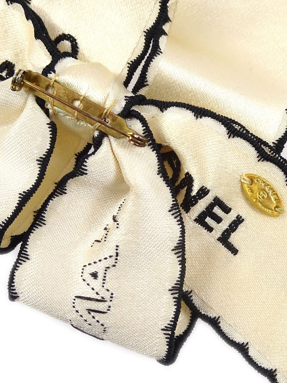 CHANEL 1990-2000s logo-print satin brooch Women