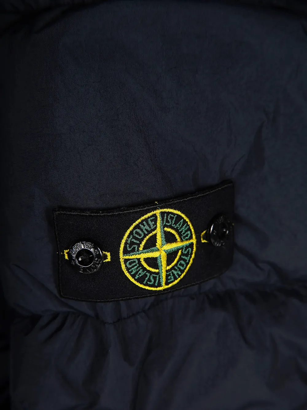 Stone Island Junior Gewatteerde jas met Compass-patch Zwart