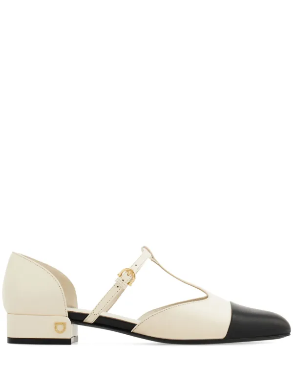 Ferragamo Tストラップ フラットシューズ | ホワイト | FARFETCH JP