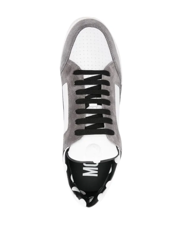 完売必須【税関/送料込】MOSCHINO ★ レザーサンダル Moschino Panelled Leather Sneakers | White | FARFETCH