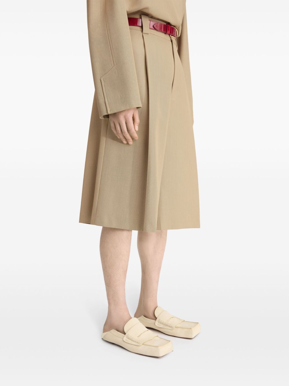 Shop Jacquemus Le Short Ravello Pleated Stretch-cotton Shorts In Neutrals