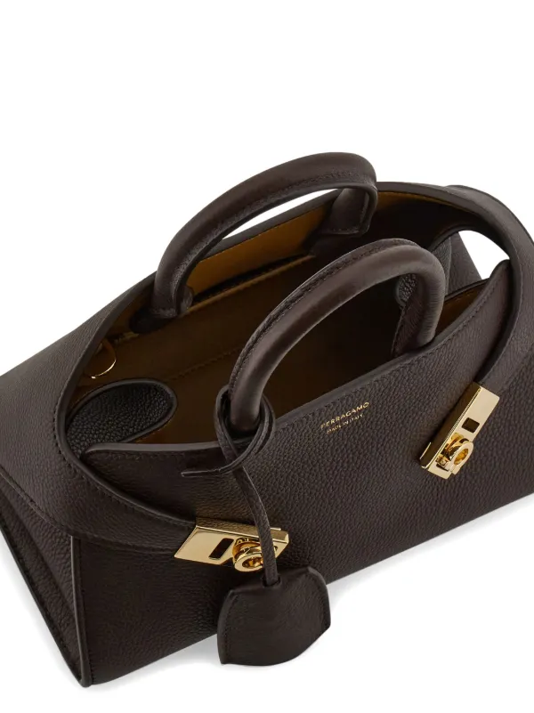 24AW new/FERRAGAMO ハグミディアムトートバッグ Bag Brown Hug handbag (M) - Women | Ferragamo