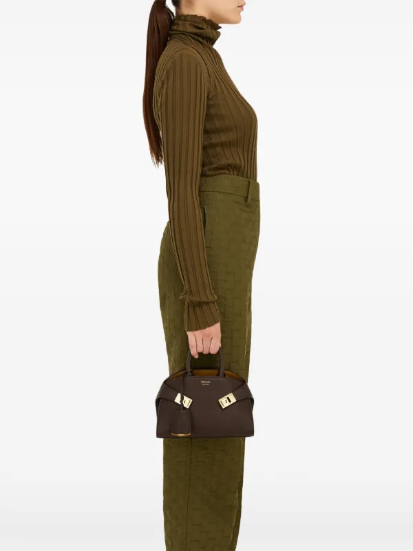 ショルダーバッグ・ポシェット FERRAGAMO HUG SOFT M BAG IN GINGER/DARK BROWN Ferragamo Hug Bag | Ferragamo US