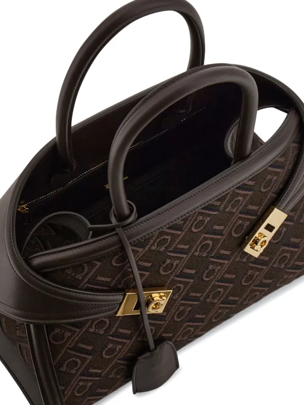 Ferragamo Hug ハンドバッグ S | ブラウン | FARFETCH JP