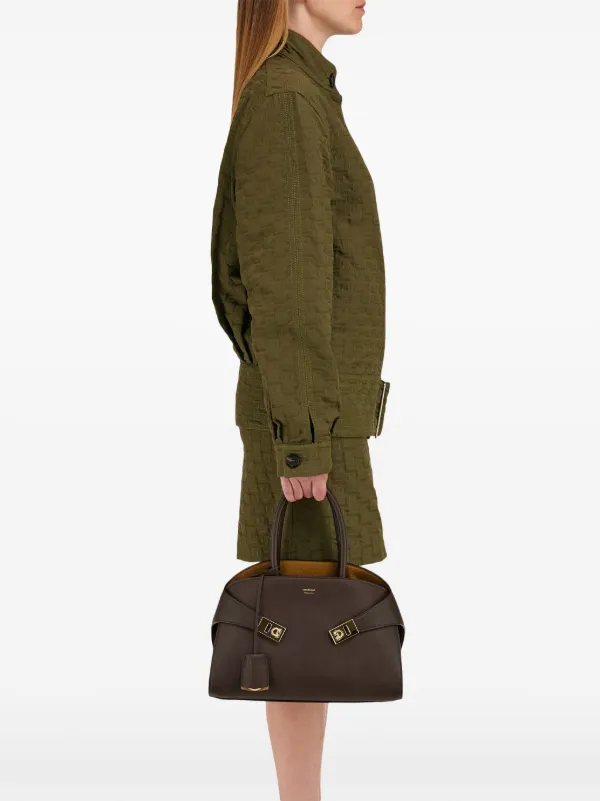 【FERRAGAMO】関税込☆Hug スエード ハンドバッグ ブラウン Ferragamo Hug スエード ハンドバッグ | ブラウン | FARFETCH JP