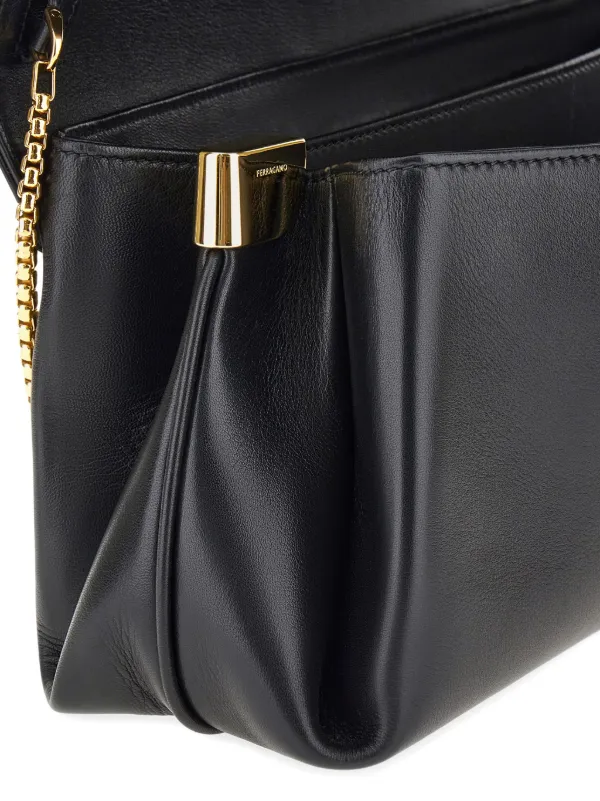 Ferragamo フラップ ショルダーバッグ | ブラック | FARFETCH JP