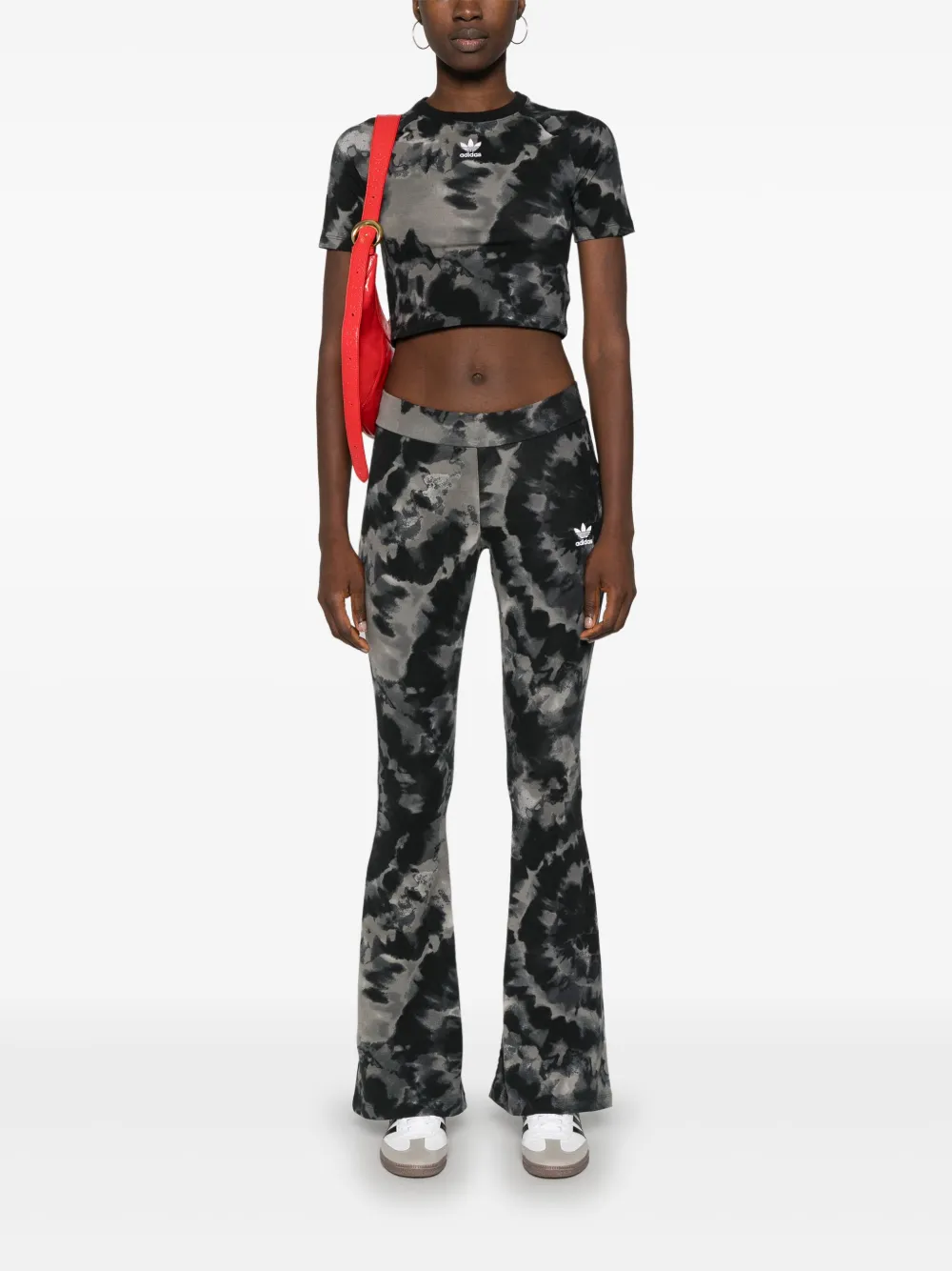 adidas T-shirt met tie-dye print Zwart