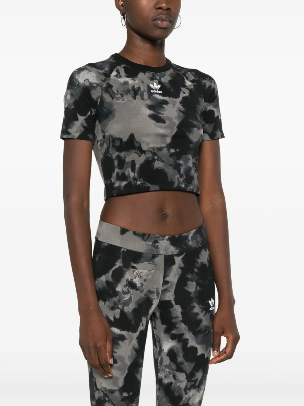 adidas T-shirt met tie-dye print Zwart
