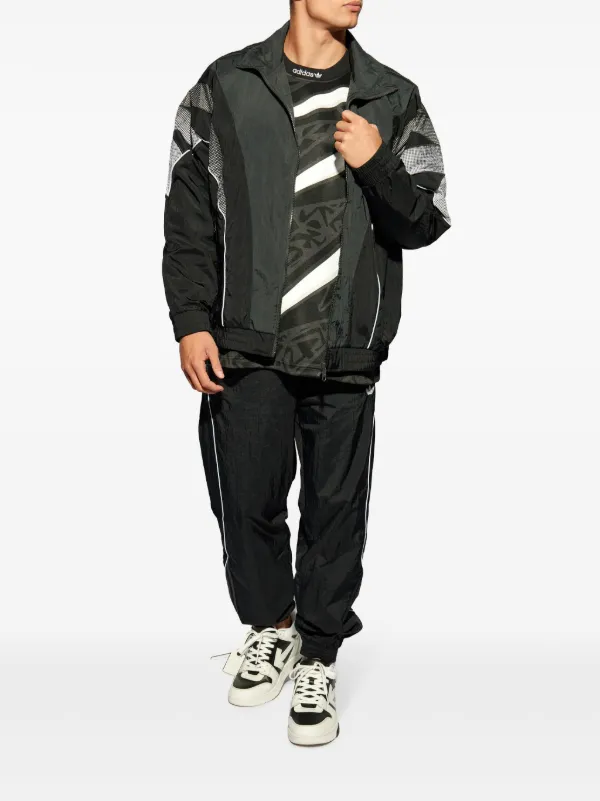 Adidas グラフィック ロングTシャツ | ブラック | FARFETCH JP Adidas グラフィック ロングTシャツ | ブラック | FARFETCH JP