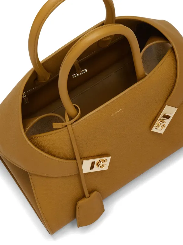 Ferragamo Hug ハンドバッグ S | ブラウン | FARFETCH JP
