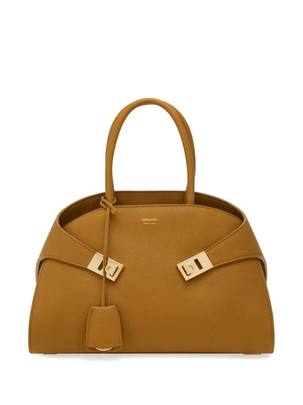 【FERRAGAMO】Hug ハンドバッグ(S) Ferragamo Hug ハンドバッグ S | ブラウン | FARFETCH JP