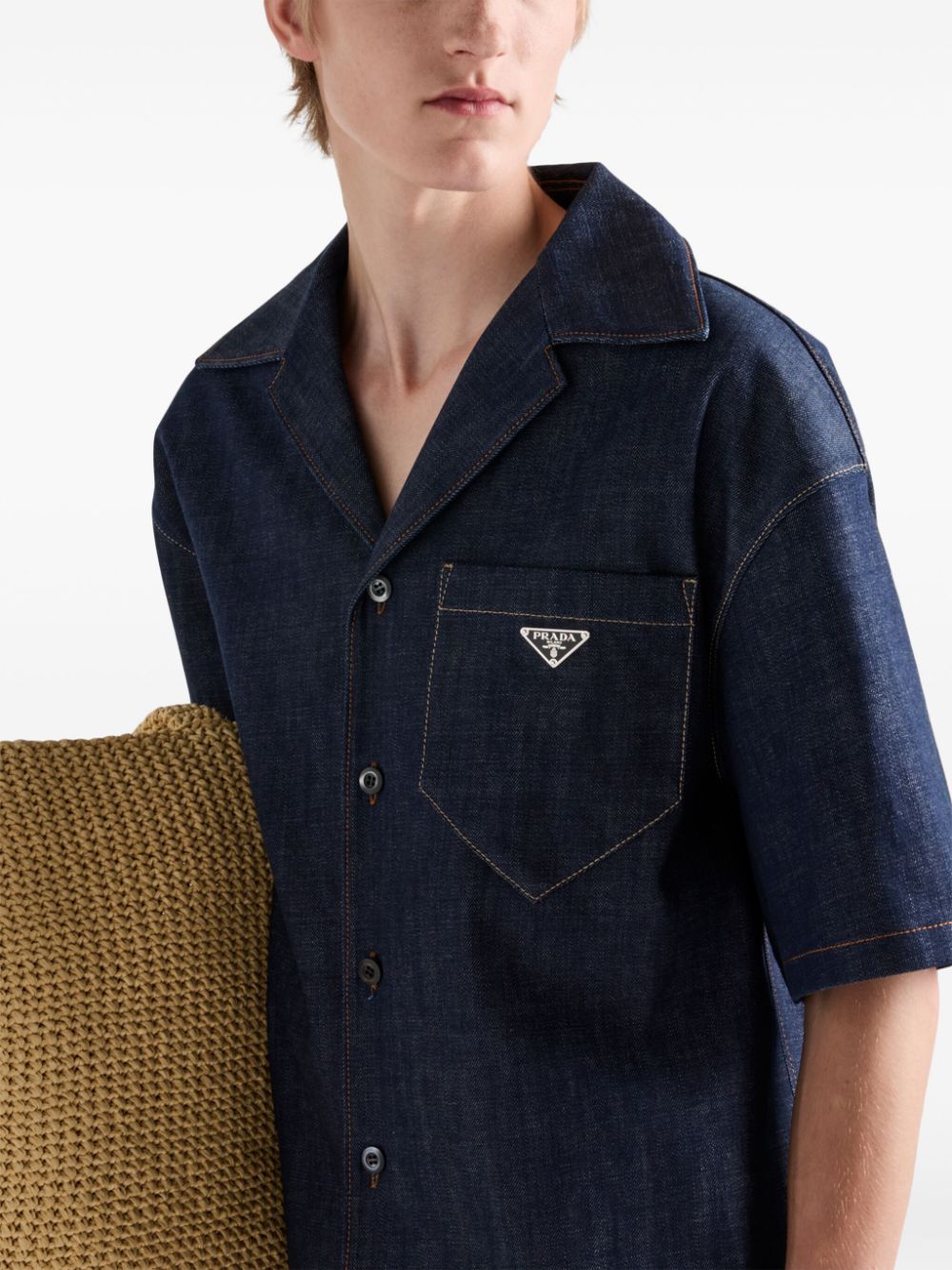 Prada Button-up denim overhemd met logo Blauw