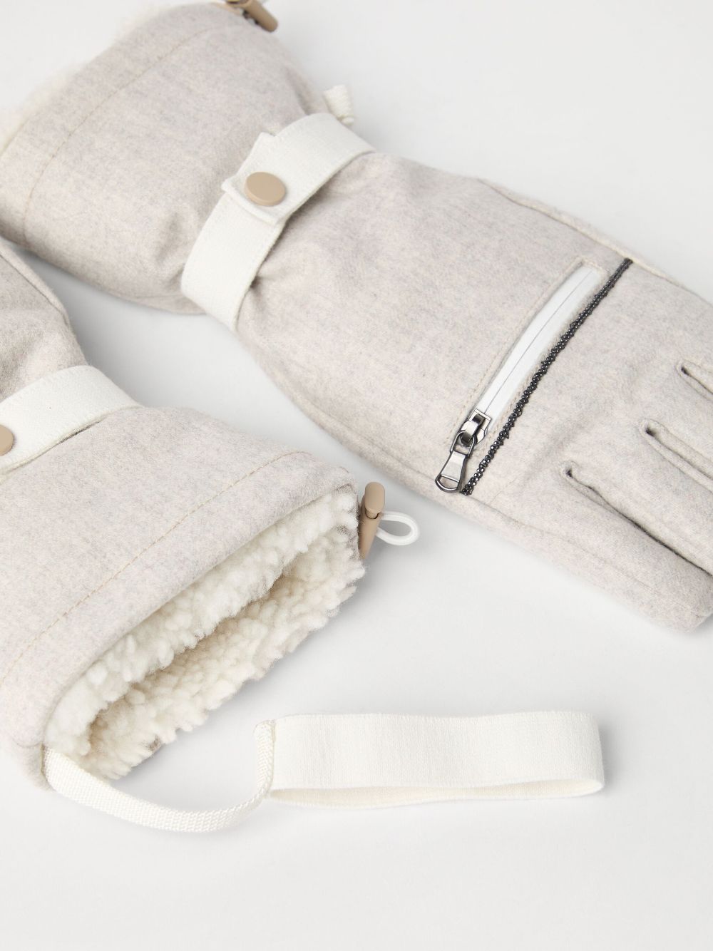 Where to get cheap Brunello Cucinelli Mountain gloves Women