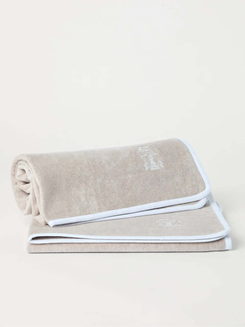 Brunello Cucinelli logo-embroidered towel | Towels & Bath Robes | Image 2