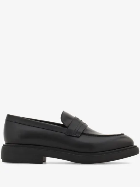 Ferragamo 칼리골라 레더 로퍼