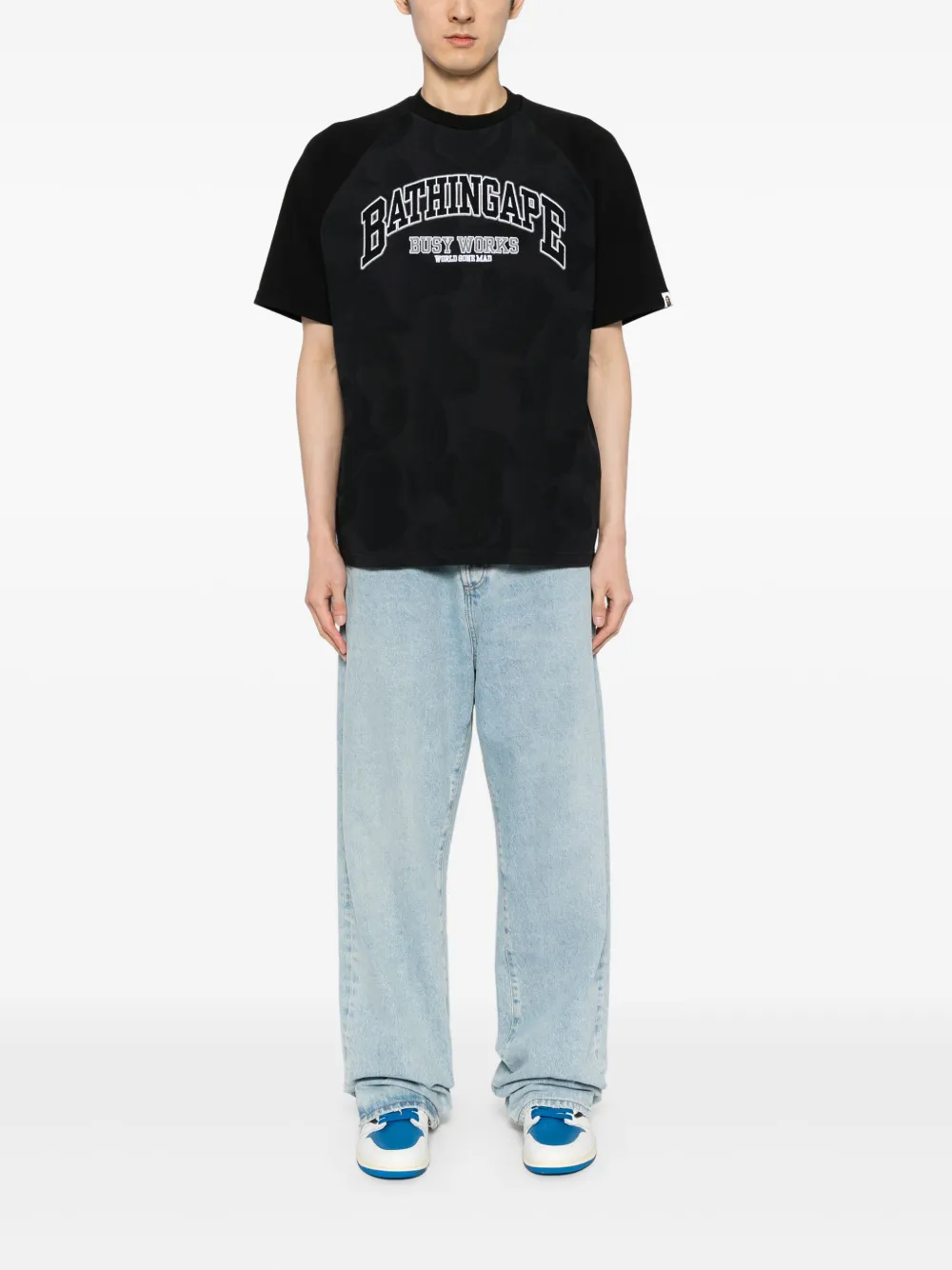 A BATHING APE® playera con logo bordado | Playeras | Image 2