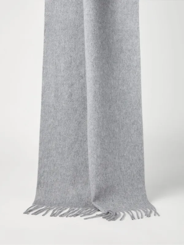 【関税＆送料込み】Brunello Cucinelli Cashmere Scarf Brunello Cucinelli Cashmere Scarf Grey at CareOfCarl.com