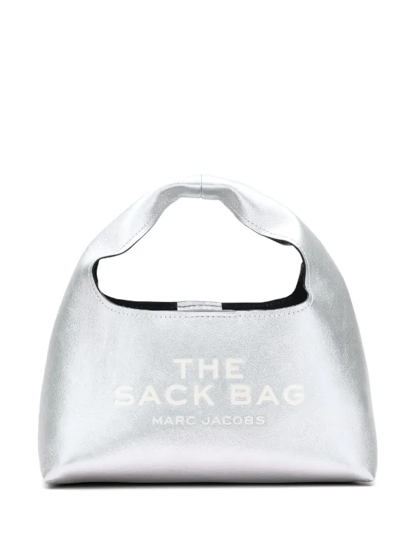 MARC JACOBS THE SACK BAG シルバー Marc Jacobs The Metallic Leather Sack Bag in Silver