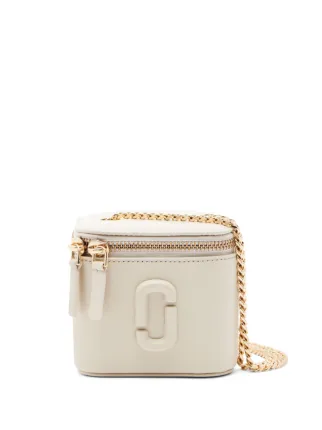 【Marc Jacobs】レザー ミニ チェーンストラップ バニティバッグ Marc Jacobs ミニ バニティ バッグ | ニュートラル | FARFETCH JP
