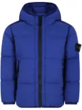 Stone Island Junior Compass-patch padded hooded jacket - Blue
