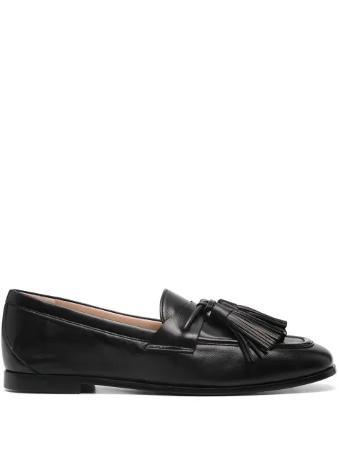 Stuart Weitzman Lindi loafers met kwastje